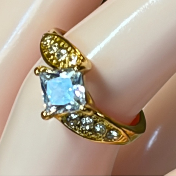 Anthropologie Jewelry - Classic & Stylish Luxurious Square Synthetic Zirconia Ring.